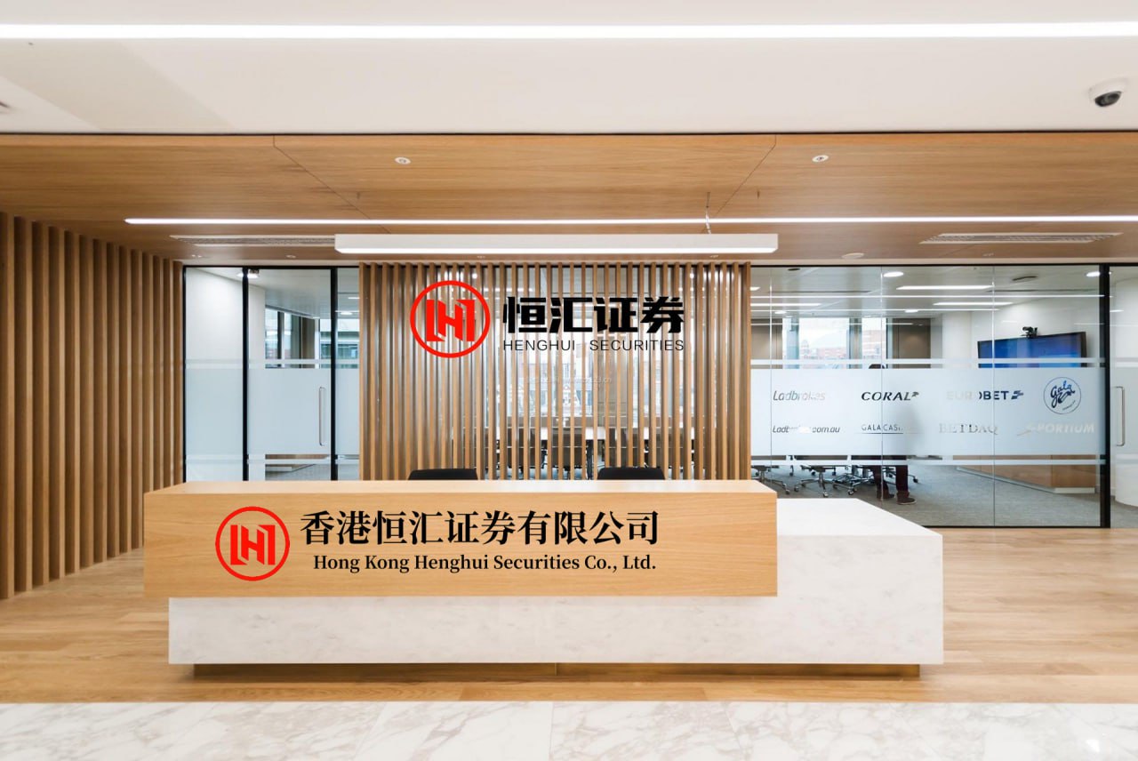 掌心策略 监管曝“黑灰产”大案 包装“职业背债人”诈骗 获刑16年